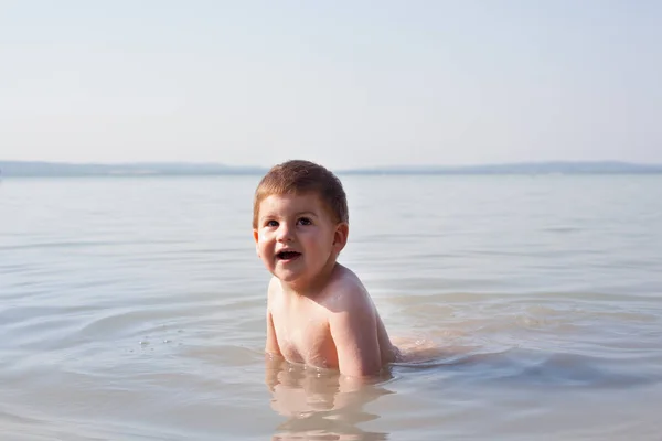 Boy Playing Water Outdoors — Stock Photo, Image