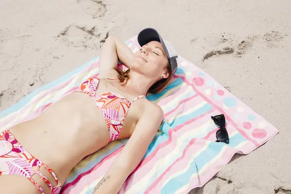 Mid Adult Woman Lying Beach — Stock Photo, Image