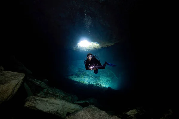 Scuba Diver Cavern — Stock Photo, Image