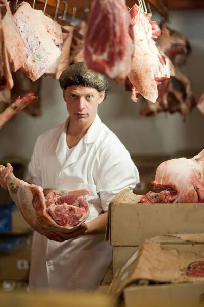 Portrait Butcher Holding Raw Meat — Stock Photo, Image