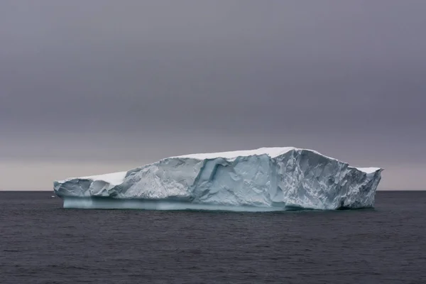 Eisberge Unter Stürmischem Himmel Lemaire Kanal Antarktis — Stockfoto