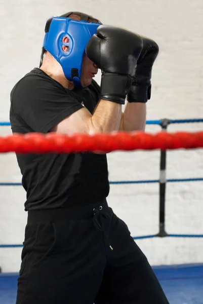 Boxer Bedekt Zijn Gezicht Ring — Stockfoto