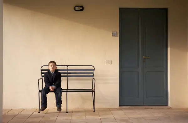 Boy Sitting Bench Outdoors — Stock Photo, Image