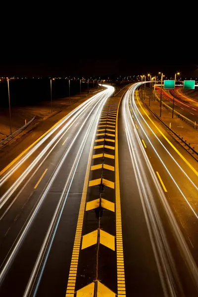 Karayolu üzerinde trafik görünümü — Stok fotoğraf