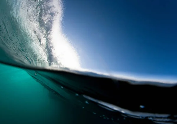 Wave Crashing Water Split Level — Stock Photo, Image