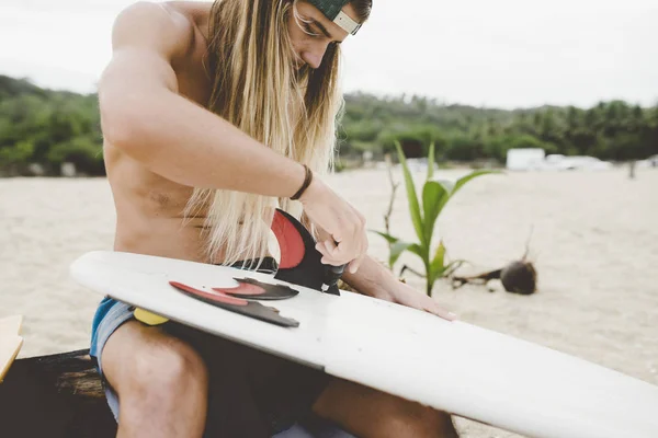 Australische Surfer Voorbereiding Surfplank Bacocho Puerto Escondido Mexico — Stockfoto