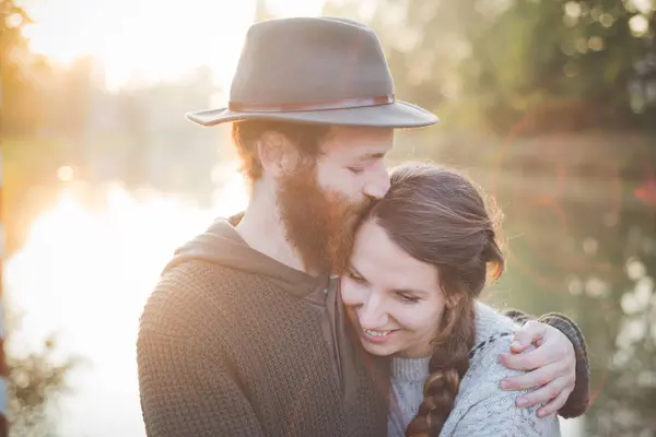 Young Couple Sunlight — Stock Photo, Image