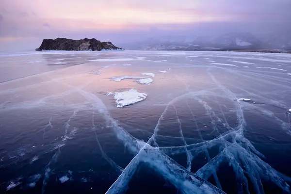 Widok Wyspę Oltrek Lód Mrożone Jezioro Bajkał Wyspa Olchon Siberia — Zdjęcie stockowe