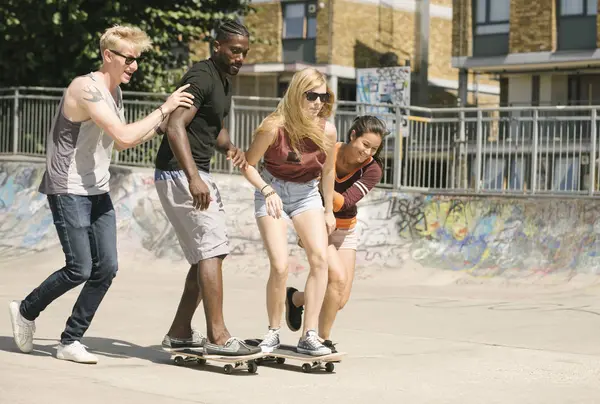 Adult Friends Learning Skateboard Skatepark — Stock Photo, Image