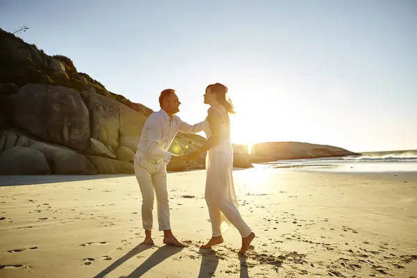 Mature Couple Beach Standing Face Face Cape Town South Africa — Stock Photo, Image