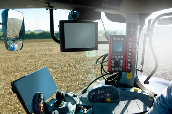Zemědělský Hnací Traktor Pomocí Globálního Polohovacího Systému — Stock fotografie