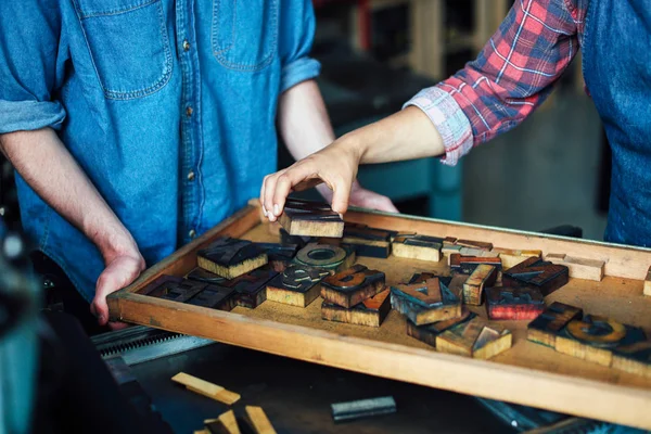 Young Craftsman Craftswoman Looking Letters Letterpress Studio Mid Section — Stock Photo, Image