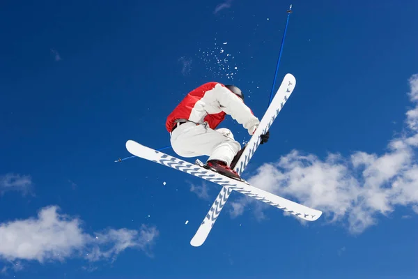 Skifahrer Mit Sprungtrick — Stockfoto