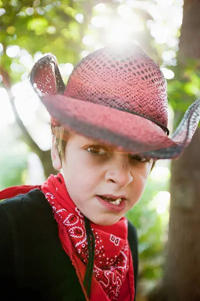 Chlapec Oblečený Jako Kovboj — Stock fotografie