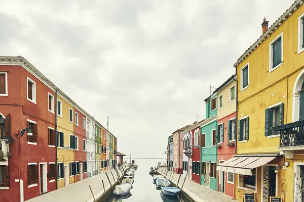 Traditional Multi Colored Houses Canal Burano Venice Italy — Stock Photo, Image