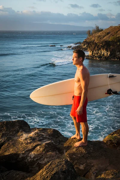 Surfer Redovisade Styrelsen Stranden — Stockfoto