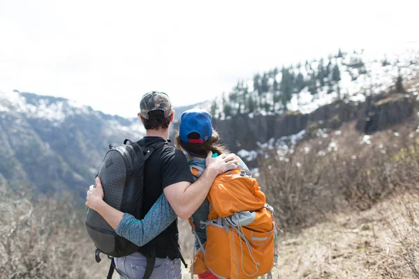 Couple Standing Looking View Rear View Silver Star Mountain Washington — Stock Photo, Image