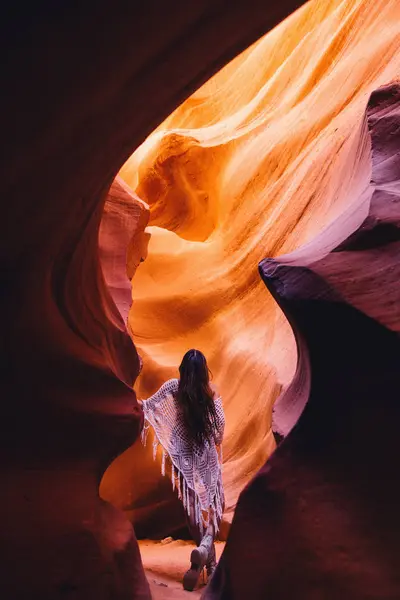 Woman Looking Sunlight Cave Antelope Canyon Page Arizona Usa — Stock Photo, Image