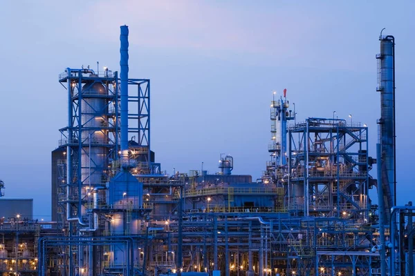 Oil and gas refinery — Stock Photo, Image