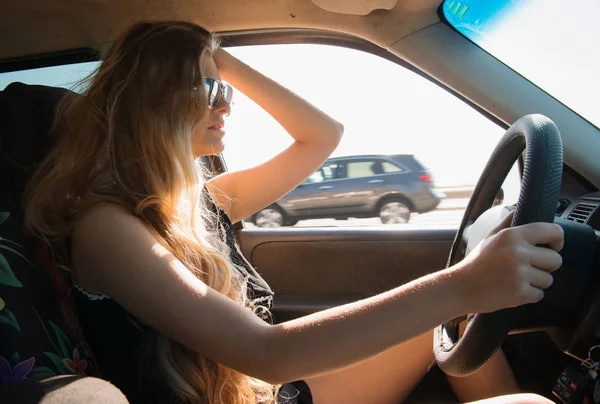 Young Woman Driving Car — Stock Photo, Image