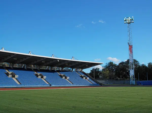 Empty Sports Stadium Vivid Blue Sky — Stock Photo, Image