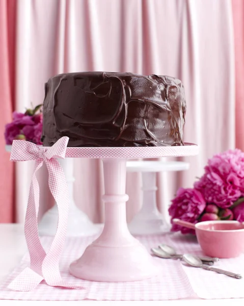 Chocolate Layer Cake Pink Stand — Stock Photo, Image