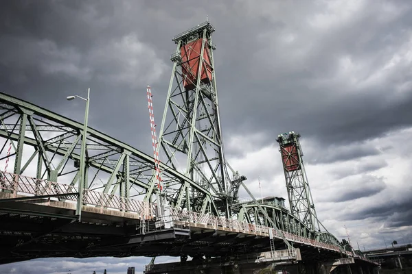 Lage Hoekmening Van Hawthorn Brug Rivier Willamette Het Landschap Portland — Stockfoto