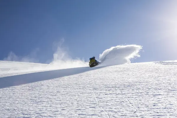 Man Snowboarden Naar Beneden Steile Berg Trient Zwitserse Alpen Zwitserland — Stockfoto