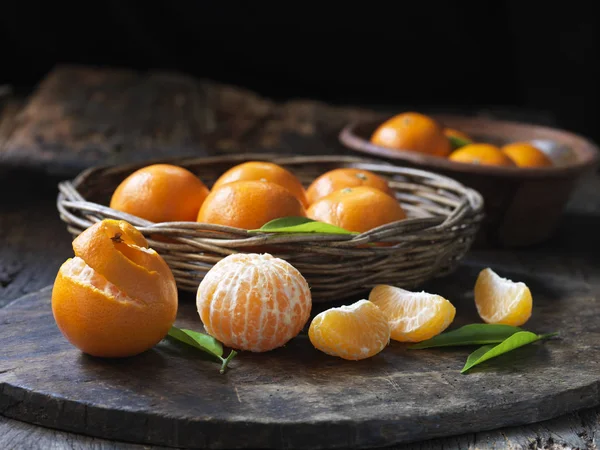 Mandarinas Orgánicas Frescas Sin Semillas Con Hojas — Foto de Stock