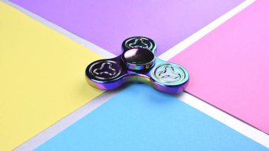 El topluca spinner oyuncak.