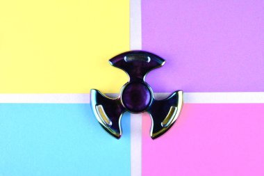 El topluca spinner oyuncak.