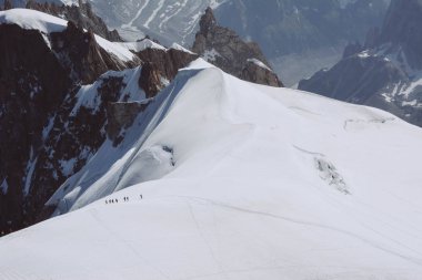 Mont blanc, Avrupa'nın en yüksek dağı.