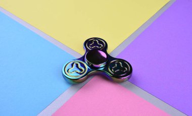El topluca spinner oyuncak.