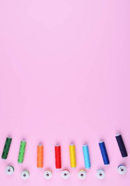 Arka dikiş araçları ve aksesuarları.