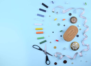 Arka dikiş araçları ve aksesuarları.