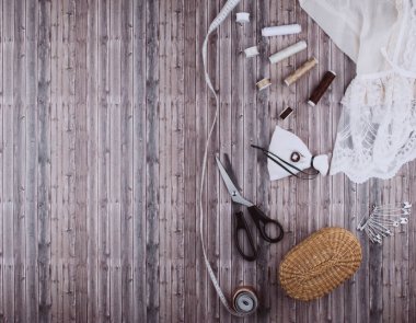 Arka dikiş araçları ve aksesuarları.