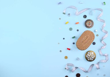 Arka dikiş araçları ve aksesuarları.