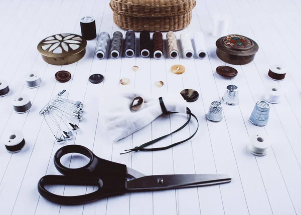 Achtergrond met naaien tools en accessoires. — Stockfoto