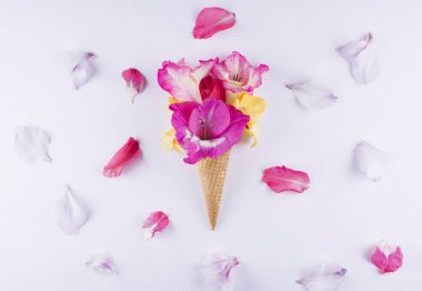 Gözleme koni ile çiçek oluşturma.