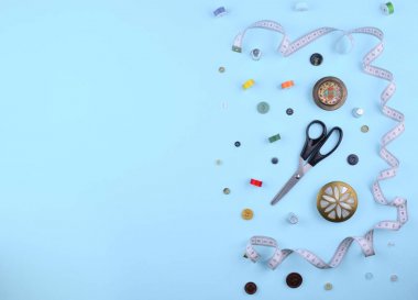 Arka dikiş araçları ve aksesuarları.