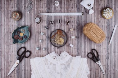 Arka dikiş araçları ve aksesuarları.