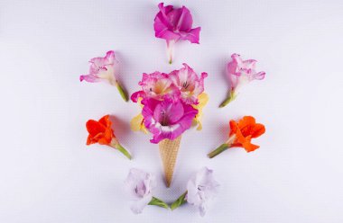 Gözleme koni ile çiçek oluşturma.