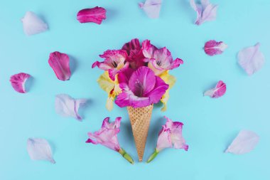 Gözleme koni ile çiçek oluşturma.