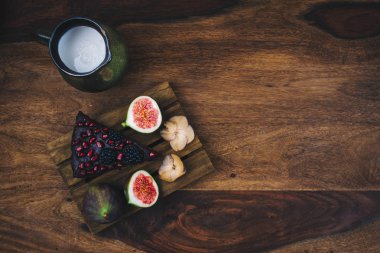 Vegan pasta chia tohum, quinoa, avokado.