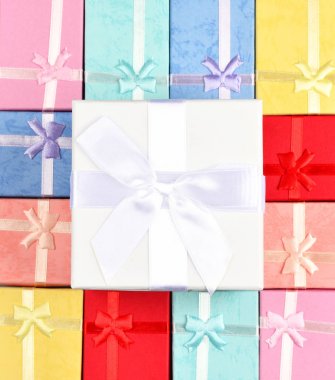 Renkli bir arka plan olarak hediye kutuları.