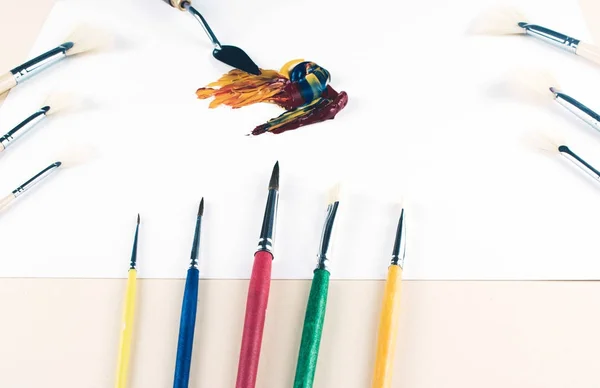 Multicolor olieverf penseelstreken met mes. — Stockfoto