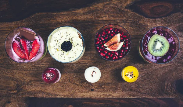 Healthy breakfast set on rustic wooden table. — Stock Photo, Image