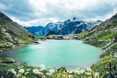 St Bernard pass ve St Bernard Manastırlar, İsviçre.