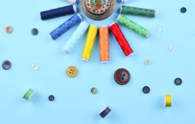 Arka dikiş araçları ve aksesuarları.