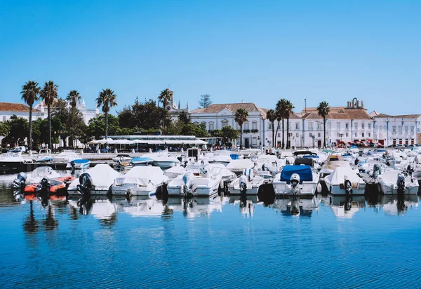 Bateaux à la marina de Faro . — Photo